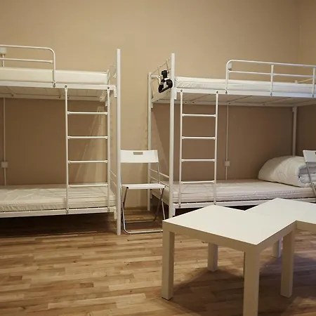 Hostel Hostel Motion *